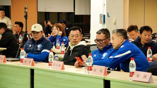 HJC888黄金城成为新的线上资讯手游的领军人物相关图片