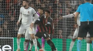 1792715549195053025.gif 21.gif